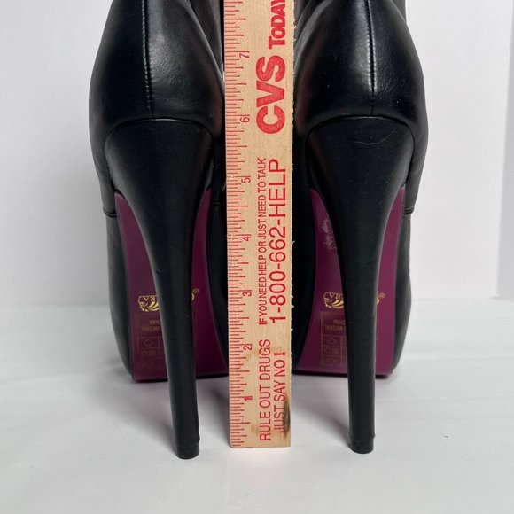 Cleopatra Magda 6 inch Heel Platform‎ Booties Sz 7 Black Lace up Gold Plate - Picture 13 of 14